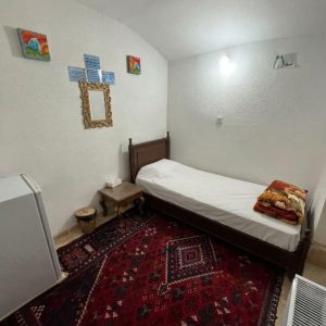 اقامتگاه بوم‌گردی سرای آقا محمد کاشان آویشن