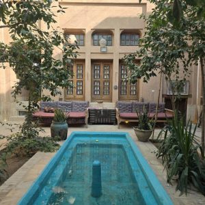 اقامتگاه بوم‌گردی شهداد یزد فضای محوطه