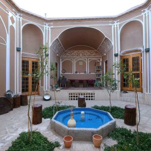 اقامتگاه بوم‌گردی نارنجستان یزد فضای داخلی اقامتگاه 1