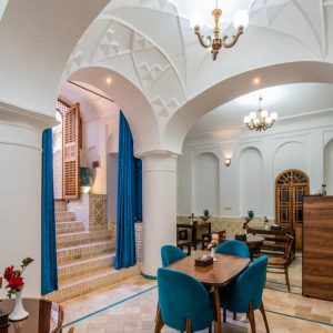 اقامتگاه سنتی اطلسی کاشان کافی شاپ