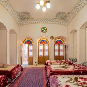 اقامتگاه سنتی امیر السلطنه کاشان اتاق شش تخته شبستان