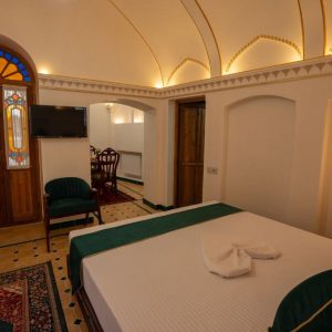 اقامتگاه سنتی ایوان کاشان افشان رویال VIP