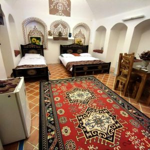 اقامتگاه سنتی خادمی کاشان اتاق سه تخته 5