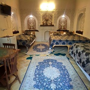 اقامتگاه سنتی خادمی کاشان اتاق شاه نشین 1