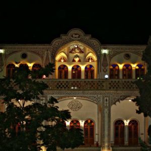 اقامتگاه سنتی خادمی کاشان فضای داخلی اقامتگاه 6