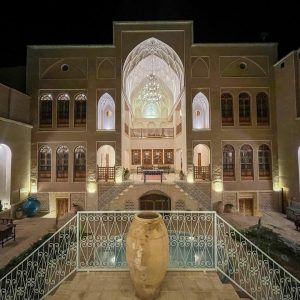 اقامتگاه سنتی خانه مرشدی کاشان حیاط جدید 5