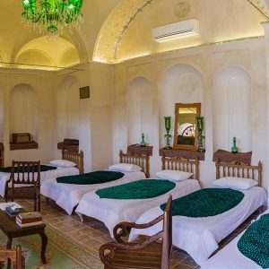 اقامتگاه سنتی خانه مرشدی کاشان اتاق پنج تخته 2