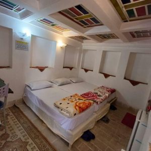 اقامتگاه سنتی سروش یزد اتاق سه تخته 1