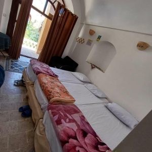 اقامتگاه سنتی سروش یزد اتاق سه تخته 2
