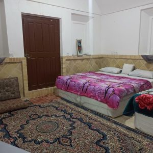 اقامتگاه بومگردی شاخه نبات یزد اتاق سه تخته 2