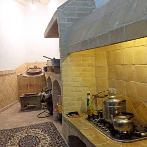 اقامتگاه بومگردی شاخه نبات یزد آشپزخانه عمومی 1