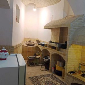 اقامتگاه بومگردی شاخه نبات یزد آشپزخانه عمومی 4