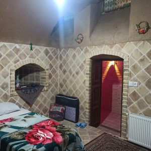 اقامتگاه بومگردی شاخه نبات یزد اتاق یک تخته 1