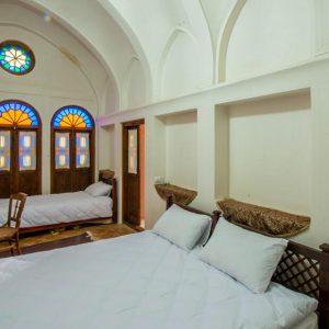 اقامتگاه سنتی شاسوسا کاشان اتاق سه تخته گوشواره 1