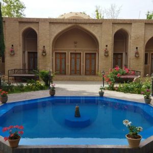 اقامتگاه سنتی شاه ولی کرمان محوطه اقامتگاه 8