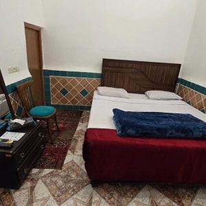 اقامتگاه سنتی علی بابا یزد فضای داخلی اتاق‌ها