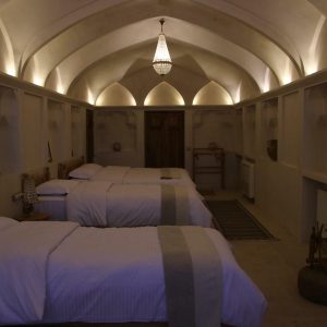 اقامتگاه سنتی عمارت بالابان کاشان اتاق چکاوک