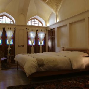 اقامتگاه سنتی عمارت بالابان کاشان اتاق تیهو