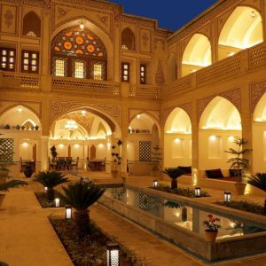 اقامتگاه سنتی عمارت ماندگار کاشان رستوران