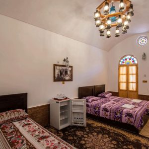 اقامتگاه سنتی فانوس ویونا کاشان اتاق چهار تخته 1