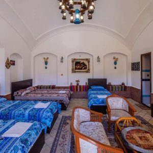 اقامتگاه سنتی فانوس ویونا کاشان اتاق پنج تخته