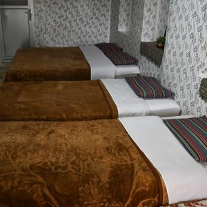 اقامتگاه سنتی قنات یزد فضای داخلی اتاق‌ها