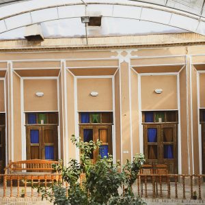 اقامتگاه سنتی قنات یزد فضای محوطه