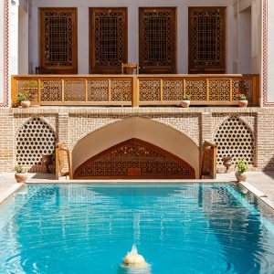 هتل مهینستان راهب کاشان فضای بیرونی هتل 3