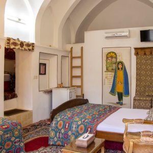 اقامتگاه سنتی نگین کاشان چهارتخته زمرد حیاط اول
