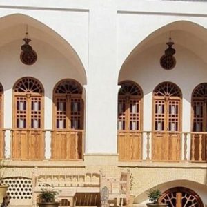 اقامتگاه سنتی گیواک کاشان فضای داخلی اقامتگاه ۱