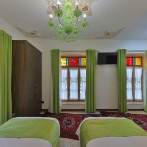 بوتیک هتل آریو کرمانشاه اتاق دوتخته تویین یشم 4