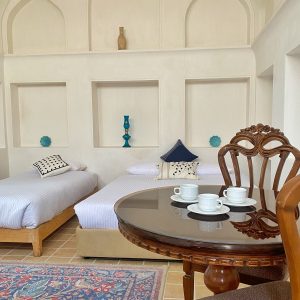 خانه مسافر نفیس کاشان اتاق سه تخته ویژه