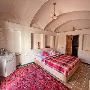 خانه مسافر نفیس کاشان اتاق دو تخته دابل