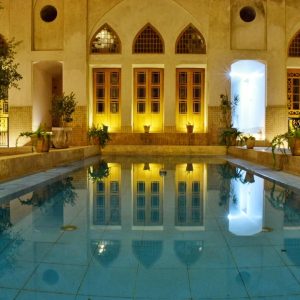 خانه مسافر نفیس کاشان محوطه بیرونی