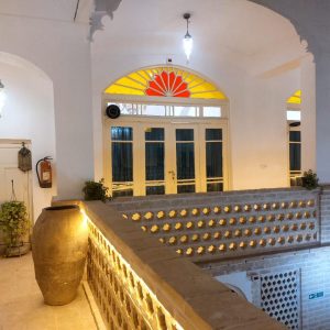 خانه مسافر چهارباغ کاشان فضای محوطه