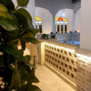خانه مسافر چهارباغ کاشان فضای محوطه