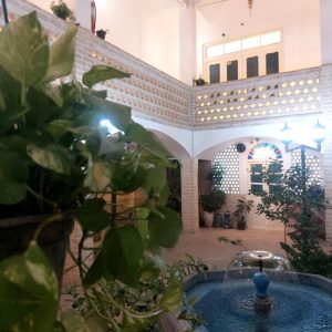 خانه مسافر چهارباغ کاشان فضای محوطه