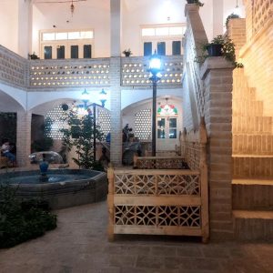 خانه مسافر چهارباغ کاشان فضای محوطه