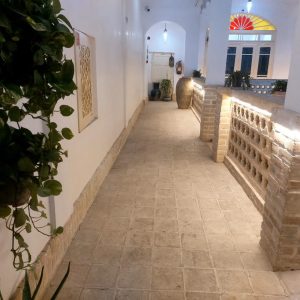 خانه مسافر چهارباغ کاشان فضای محوطه