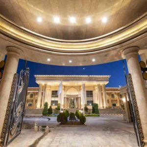 هتل سیب و نار یزد نمای بیرونی 2