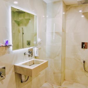 هتل فلاح رامسر سرویس بهداشتی اتاق‌ها