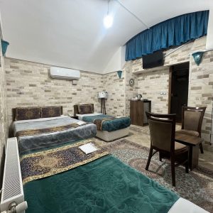 هتل فیروزه یزد اتاق چهار تخته 2