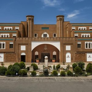 هتل پارسیان صفاییه یزد نمای بیرونی 3