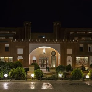 هتل پارسیان صفاییه یزد نمای بیرونی 5